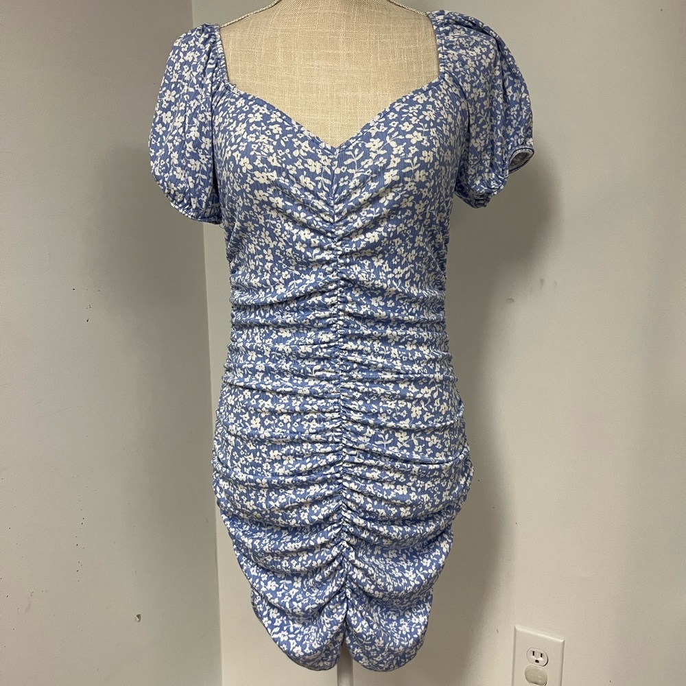 Pink Lily NWOT || Floral Runched Dress